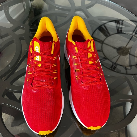 Nike NFL x Air Zoom Pegasus 39 Kansas City Chiefs Men's Size 11 NWOT - Picture 3 of 6